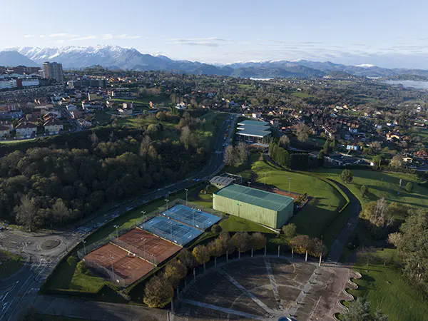 Vista aérea de las pistas de tenis y pádel del Parque del Oeste