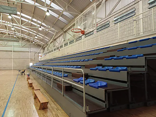 Gradas extensibles desde la pista