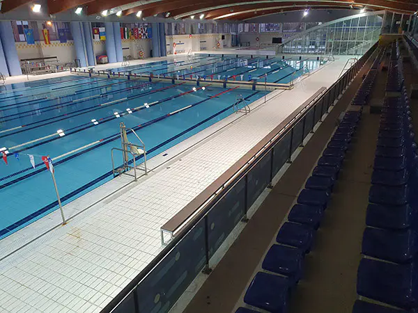 Panorámica del vaso principal, tomada desde la grada lateral, con vista en detalle de la grada