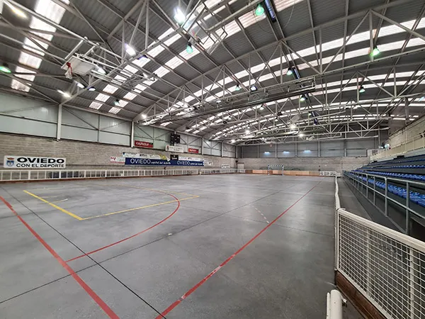 Pista polideportiva de la instalación. Foto tomada desde la misma
